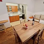 Apartament Gina *