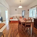 Apartament Gina *