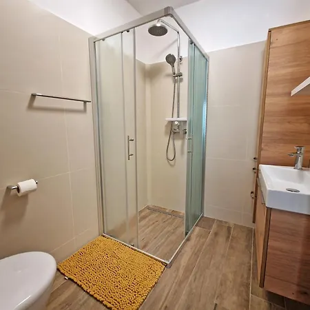 Gina Appartement Golaš